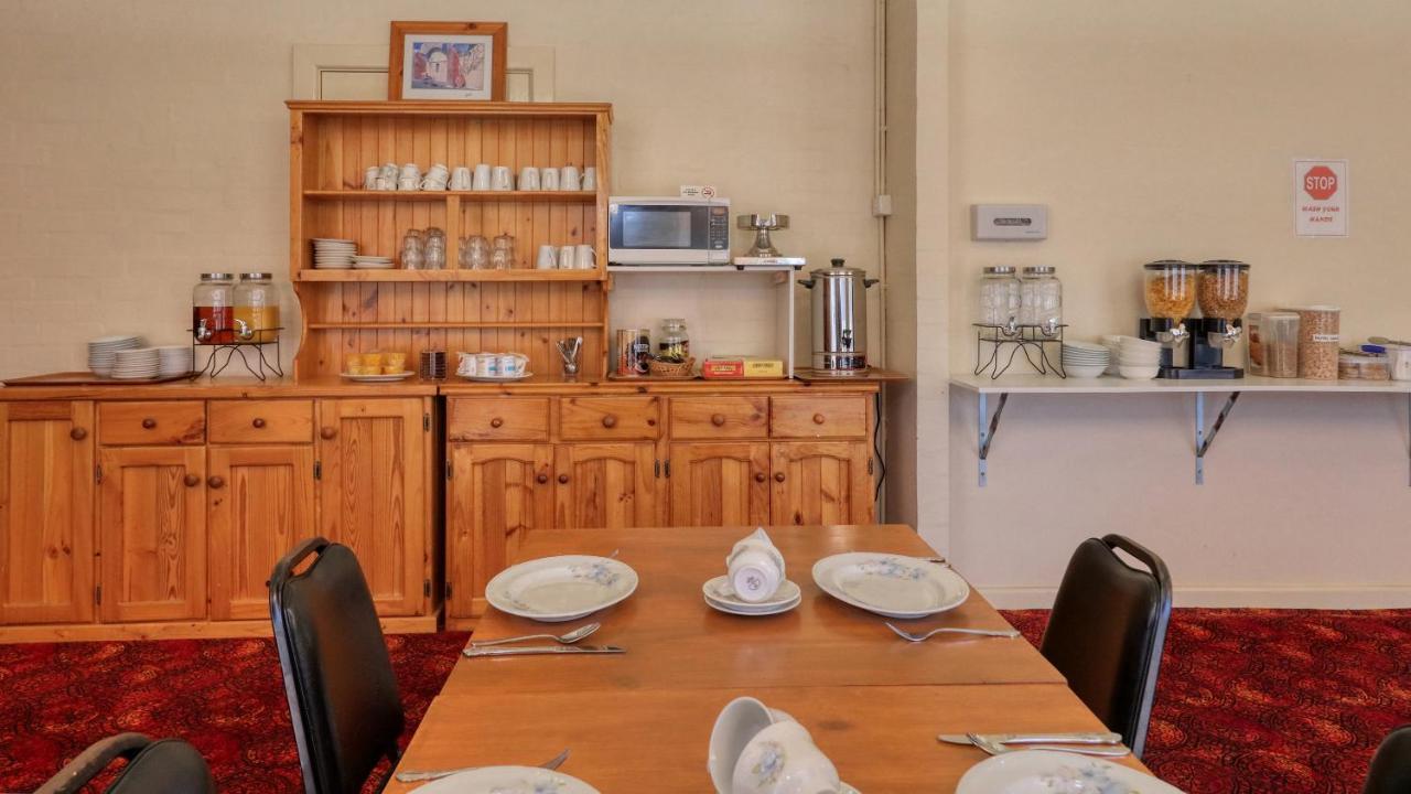 Bishops Lodge Narrandera Extérieur photo